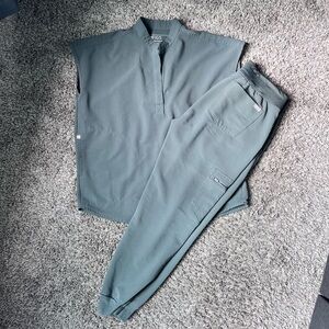 FIGS Set. Rafaela top and Zamora pants.